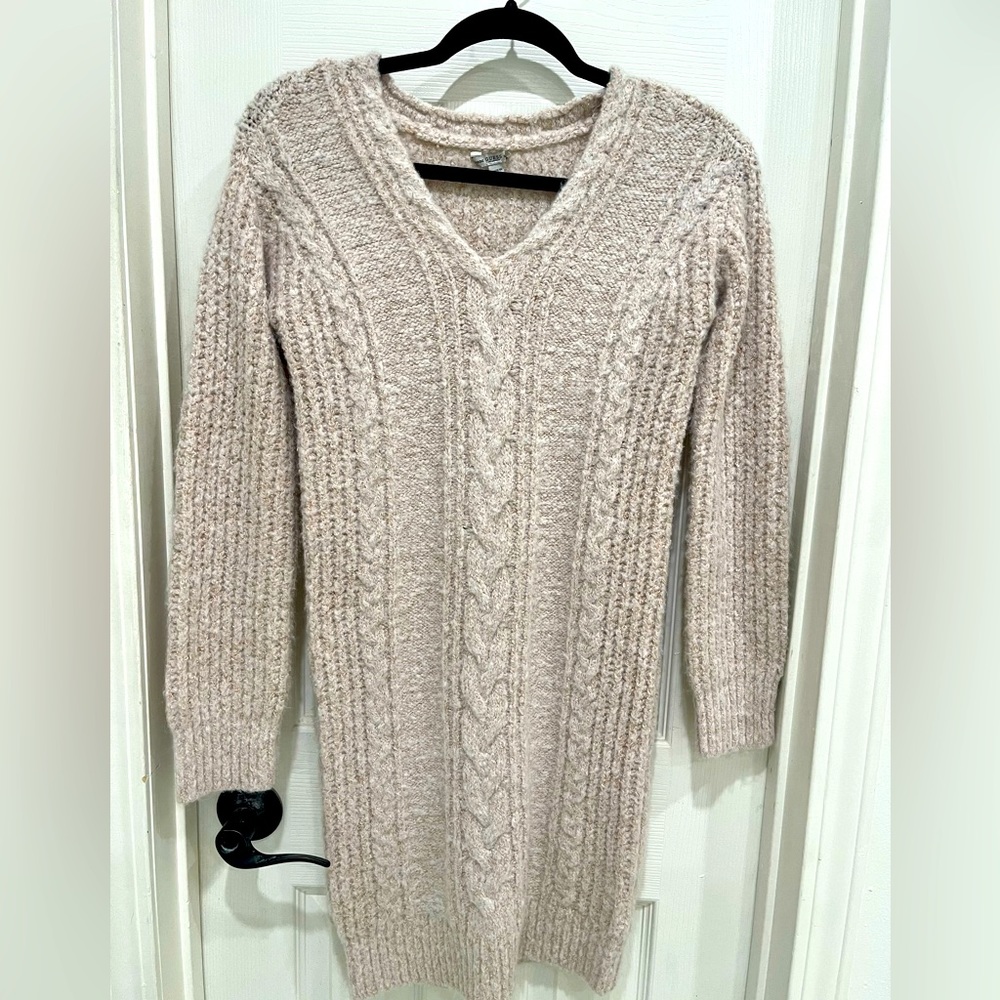 Guess dress , size xs but it’s also for small size